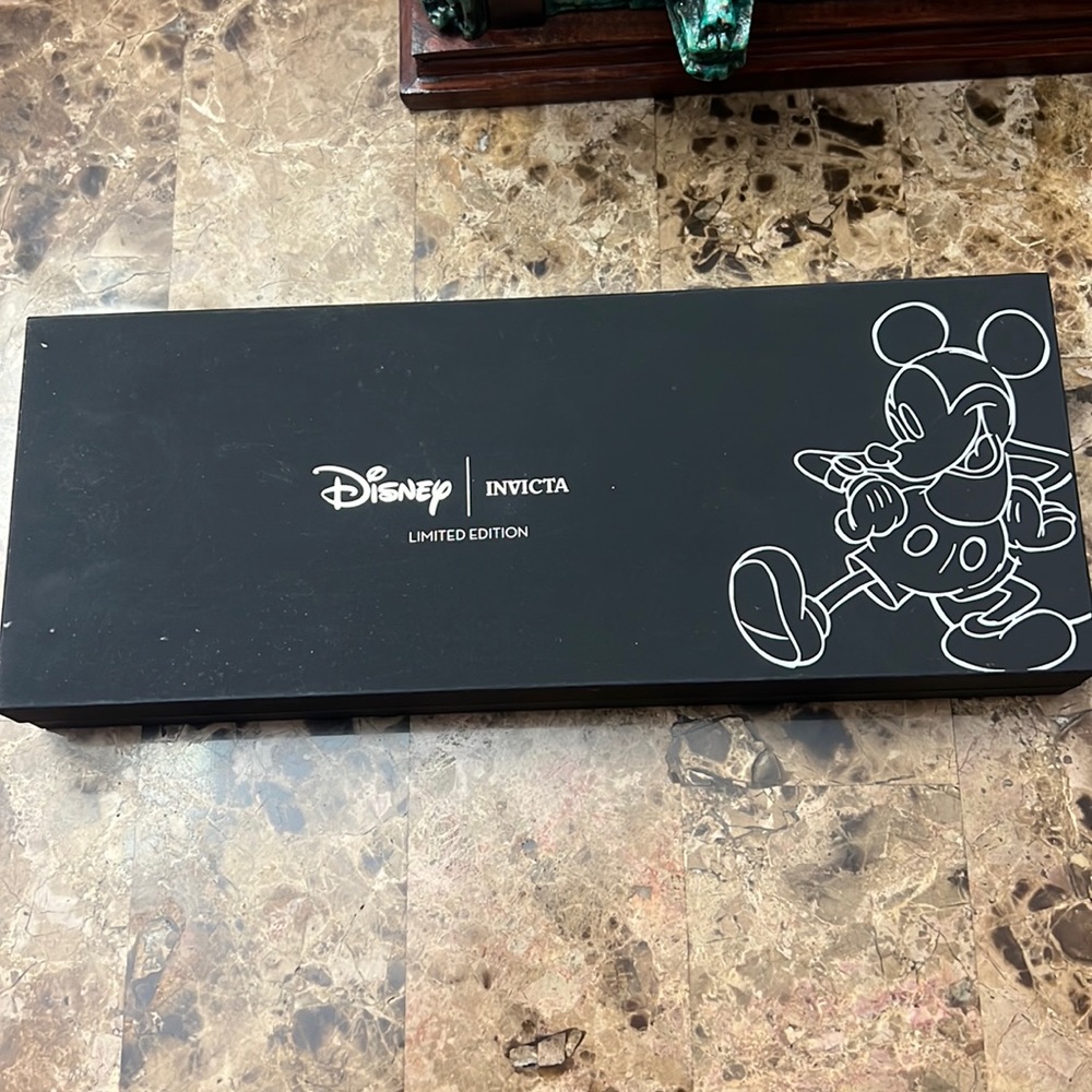 Invicta Special Edition Minnie Mouse Watch Case with Swap Out Bands